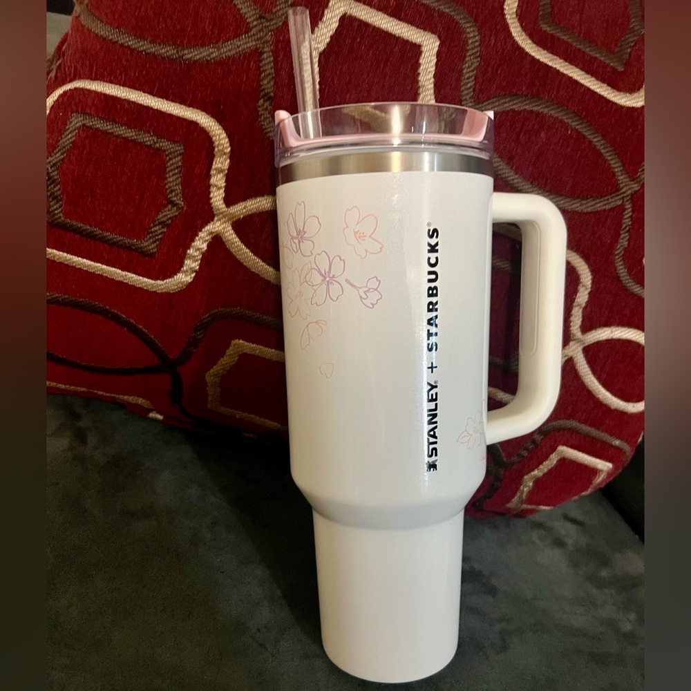 Starbucks Exclusive Sakura Cherry Tree Stanley from Philippines rare Stanley40oz